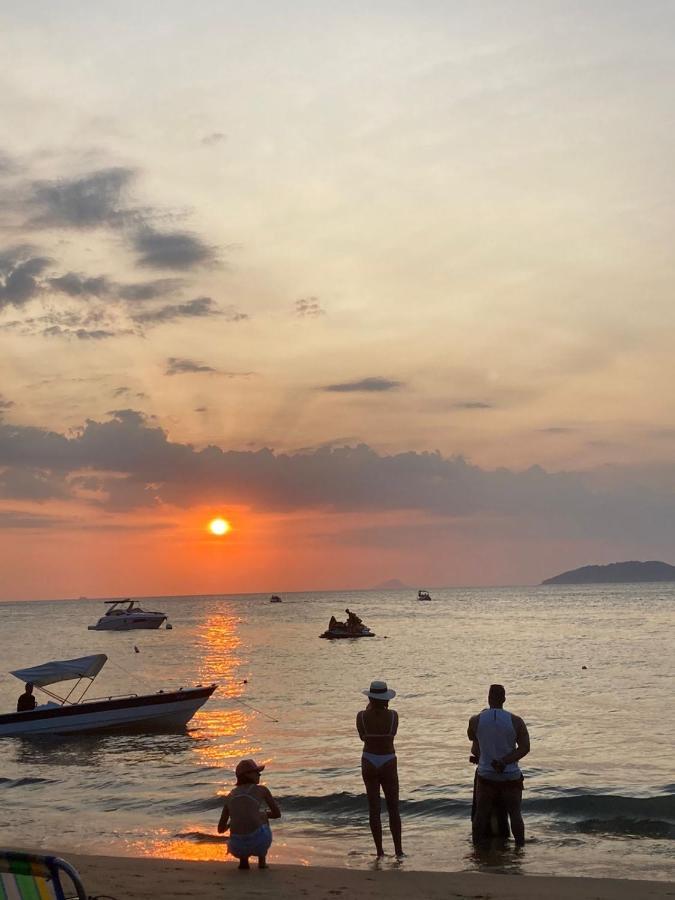 Suite Pe Na Areia- Espaco Independente Na Praia Do Curral Com Localizacao Privilegiada - Simplicidade E Comodidade Com O Por Do Sol Mais Lindo De Ilhabela - Melhor Custo Beneficio Para Ate 4 Pessoas , Na Av Jose Pacheco Do Nascimento Nº 7682 Bagian luar foto