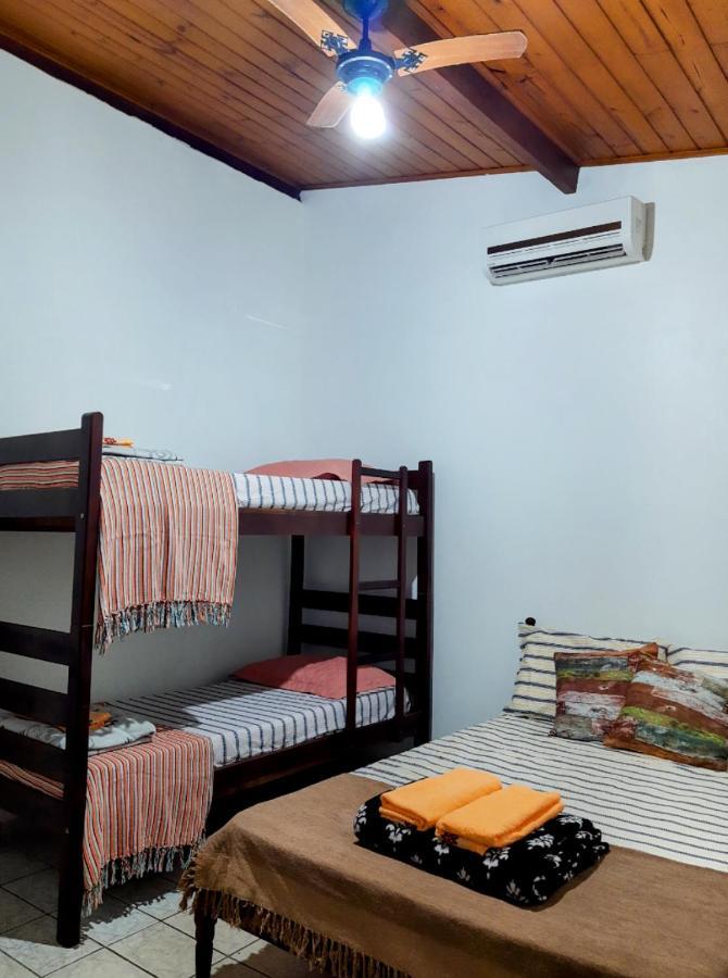 Suite Pe Na Areia- Espaco Independente Na Praia Do Curral Com Localizacao Privilegiada - Simplicidade E Comodidade Com O Por Do Sol Mais Lindo De Ilhabela - Melhor Custo Beneficio Para Ate 4 Pessoas , Na Av Jose Pacheco Do Nascimento Nº 7682 Bagian luar foto