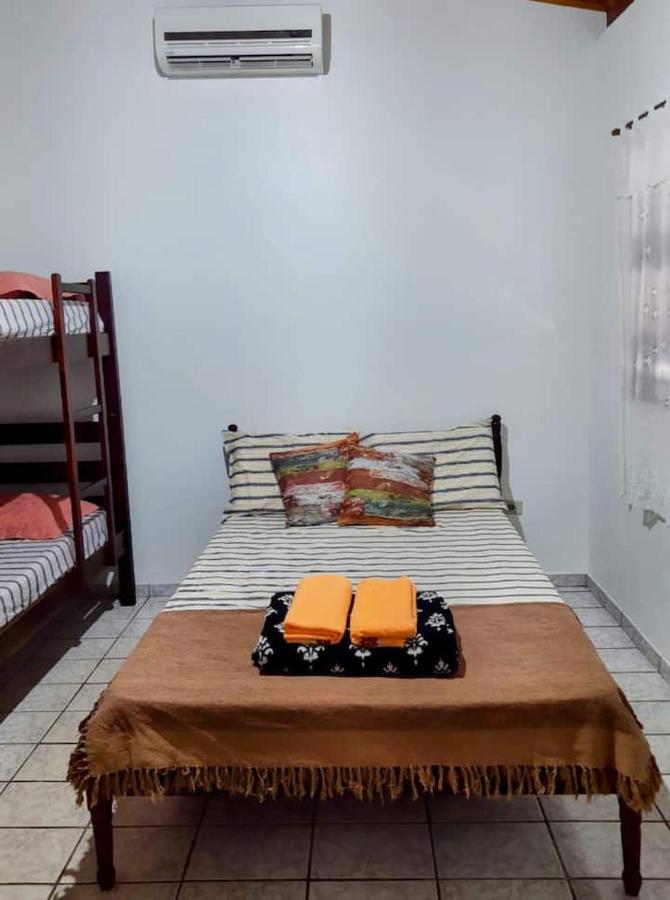 Suite Pe Na Areia- Espaco Independente Na Praia Do Curral Com Localizacao Privilegiada - Simplicidade E Comodidade Com O Por Do Sol Mais Lindo De Ilhabela - Melhor Custo Beneficio Para Ate 4 Pessoas , Na Av Jose Pacheco Do Nascimento Nº 7682 Bagian luar foto