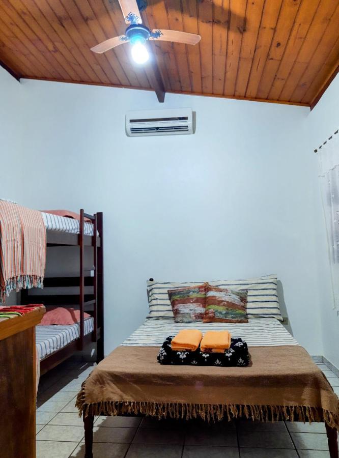 Suite Pe Na Areia- Espaco Independente Na Praia Do Curral Com Localizacao Privilegiada - Simplicidade E Comodidade Com O Por Do Sol Mais Lindo De Ilhabela - Melhor Custo Beneficio Para Ate 4 Pessoas , Na Av Jose Pacheco Do Nascimento Nº 7682 Bagian luar foto