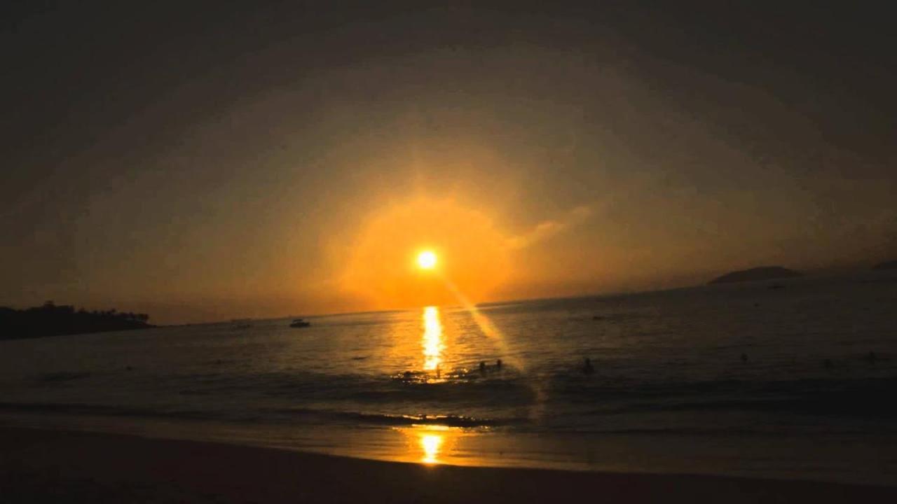 Suite Pe Na Areia- Espaco Independente Na Praia Do Curral Com Localizacao Privilegiada - Simplicidade E Comodidade Com O Por Do Sol Mais Lindo De Ilhabela - Melhor Custo Beneficio Para Ate 4 Pessoas , Na Av Jose Pacheco Do Nascimento Nº 7682 Bagian luar foto